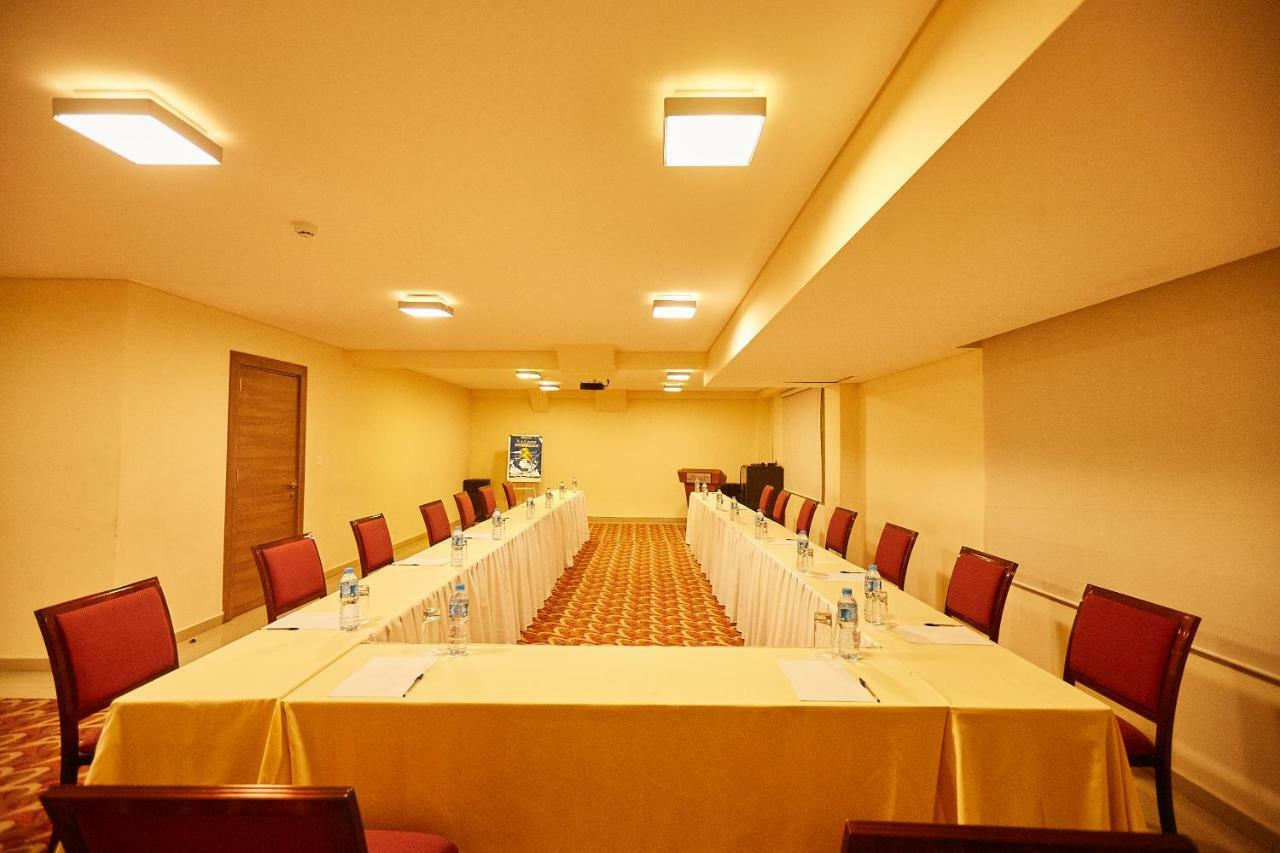 Bristol Palace Hotel Kano Luaran gambar
